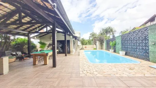 Casa com 3 Quartos à venda, 309m² no Costa e Silva, Joinville
