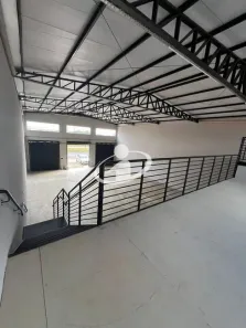Galpão/Depósito/Armazém para alugar, 360m² no Novo Mundo, Uberlândia