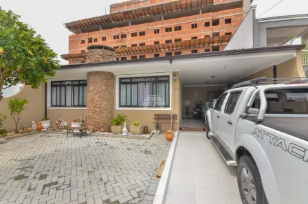 Casa com 4 Quartos à venda, 190m² no Novo Mundo, Curitiba