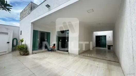 Casa com 3 Quartos à venda, 170m² no Cidade Jardim, Uberlândia