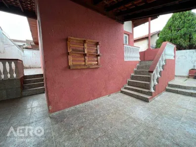Casa com 4 Quartos à venda, 220m² no Parque União, Bauru