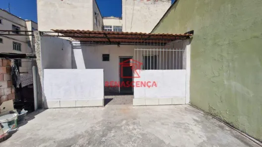 Casa com 1 Quarto para alugar, 40m² no Cascadura, Rio de Janeiro
