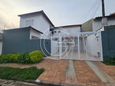 Casa com 3 Quartos para alugar, 10m² no Centro, Marília