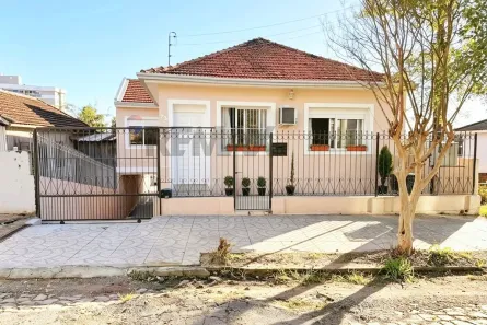 Casa com 4 Quartos à venda, 237m² no Menino Jesus, Santa Maria