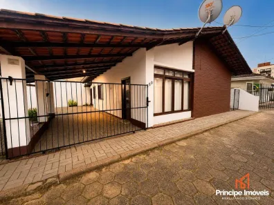 Casa com 3 Quartos à venda, 114m² no Bucarein, Joinville