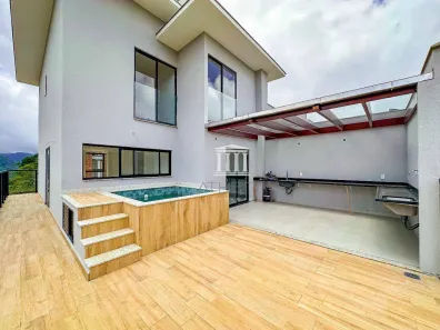 Casa de Condomínio com 5 Quartos à venda, 150m² no Tijuca, Teresópolis