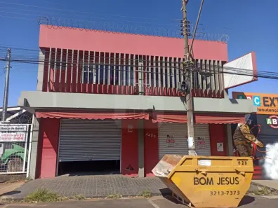 Prédio Comercial para alugar, 275m² no Custódio Pereira, Uberlândia