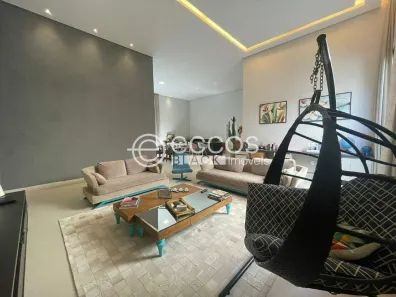 Casa de Condomínio com 3 Quartos à venda, 240m² no Jardim Sul, Uberlândia