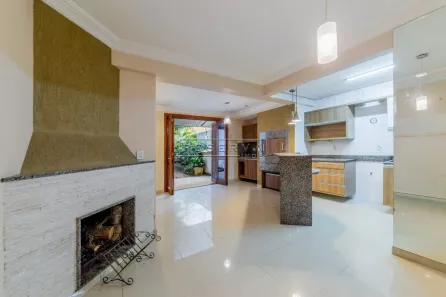 Casa com 4 Quartos à venda, 225m² no Chácara das Pedras, Porto Alegre