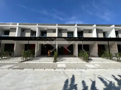 Sobrado com 2 Quartos à venda, 93m² no Itaum, Joinville