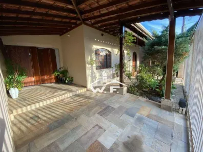 Casa com 4 Quartos à venda, 274m² no Jardim Bela Vista, Guaratinguetá