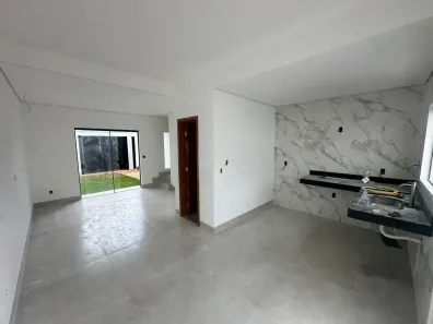 Sobrado com 2 Quartos à venda, 77m² no Novo Mundo, Uberlândia