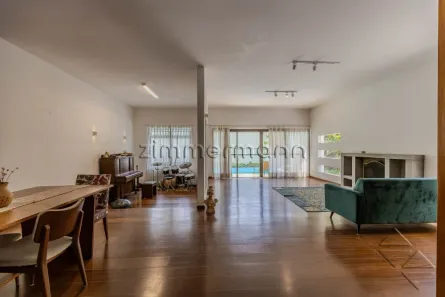 Sobrado com 4 Quartos à venda, 459m² no Vila Tramontano, São Paulo