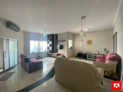 Casa com 3 Quartos à venda, 210m² no Jardim Ipiranga, Americana