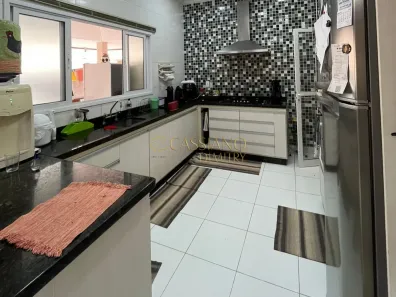 Casa de Condomínio com 3 Quartos à venda, 240m² no Loteamento Villa Branca, Jacareí