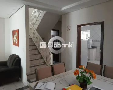 Casa com 4 Quartos à venda, 270m² no Major Prates, Montes Claros