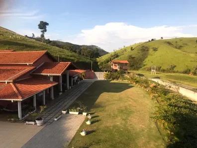 Fazenda/Sítio com 4 Quartos à venda, 500m² no Zona Rural, Nazaré Paulista