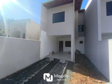 Sobrado com 3 Quartos à venda, 180m² no Velha Central, Blumenau