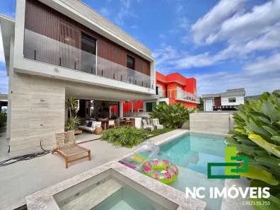 Casa de Condomínio com 5 Quartos à venda, 340m² no Balneário Copacabana, Caraguatatuba