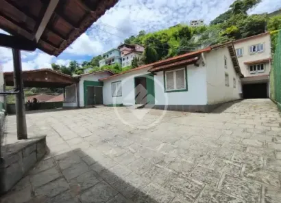 Casa com 10 Quartos para alugar, 596m² no Vila Muqui, Teresópolis