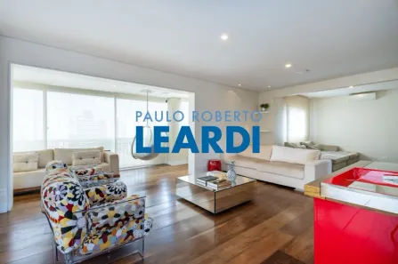 Apartamento com 3 Quartos à venda, 180m² no Vila Nova Conceição, São Paulo