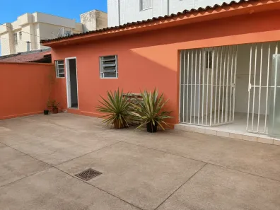 Casa com 3 Quartos para alugar, 250m² no Alto Barroca, Belo Horizonte