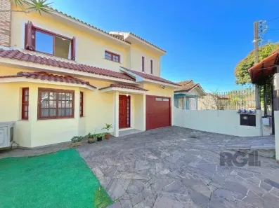 Casa com 3 Quartos à venda, 300m² no Cavalhada, Porto Alegre