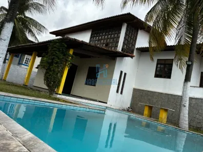 Casa com 3 Quartos para alugar, 280m² no Candelária, Natal