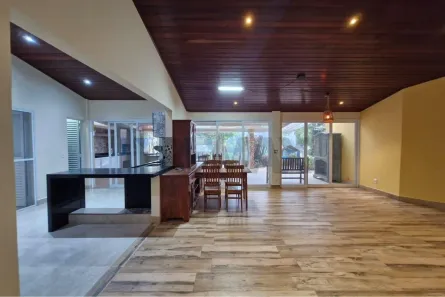 Casa com 3 Quartos para alugar, 330m² no Caixa D´Água, Vinhedo