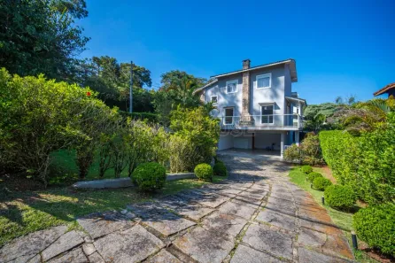 Casa com 4 Quartos à venda, 260m² no Jardim Indaiá, Embu das Artes