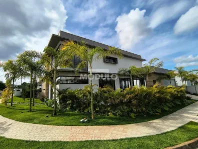 Casa de Condomínio com 4 Quartos para alugar, 450m² no Jardim Inconfidência, Uberlândia