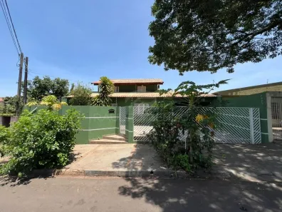 Sobrado com 4 Quartos para alugar, 238m² no Jardim Alvorada, Londrina