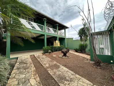 Casa com 4 Quartos para alugar, 550m² no Silverado, Esmeraldas