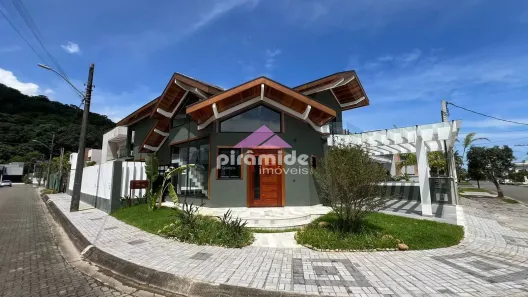 Casa com 4 Quartos à venda, 277m² no Balneário Copacabana, Caraguatatuba