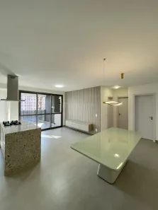 Apartamento com 3 Quartos para alugar, 100m² no Zona 03, Maringá