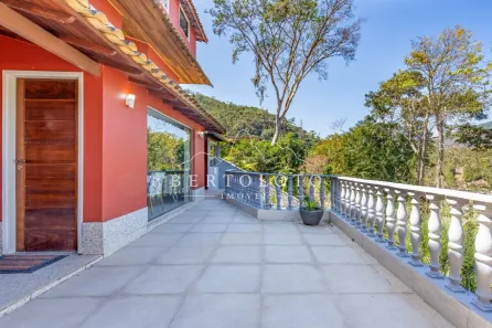 Casa de Condomínio com 4 Quartos à venda, 240m² no Bonsucesso, Petrópolis