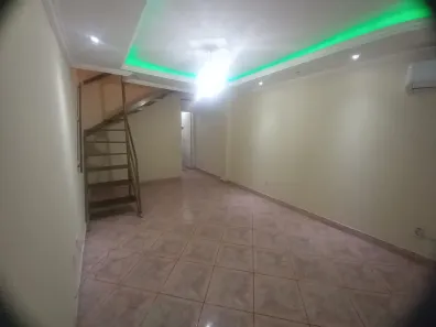 Casa de Condomínio com 2 Quartos à venda, 60m² no Marechal Hermes, Rio de Janeiro
