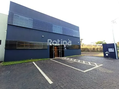 Ponto Comercial para alugar, 340m² no Daniel Fonseca, Uberlândia