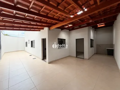 Casa com 3 Quartos à venda, 100m² no Segismundo Pereira, Uberlândia