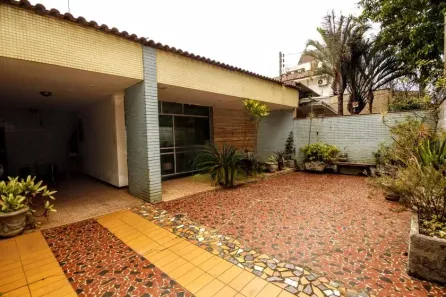 Casa com 4 Quartos à venda, 214m² no Serra, Belo Horizonte