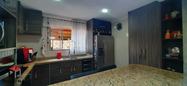 Sobrado com 3 Quartos à venda, 215m² no Parque Jaçatuba, Santo André