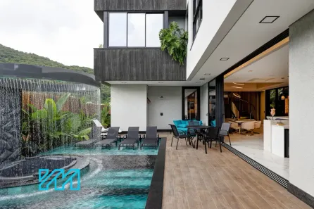 Casa com 4 Quartos à venda, 590m² no Barra, Balneário Camboriú