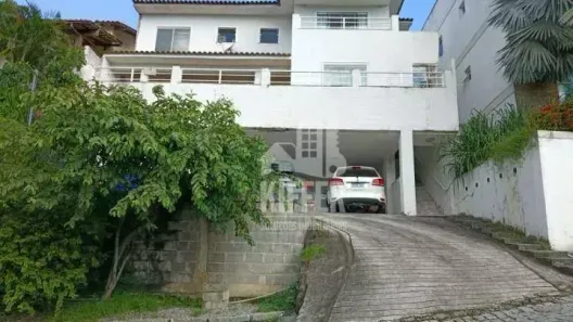 Casa de Condomínio com 4 Quartos à venda, 268m² no Santa Bárbara, Niterói