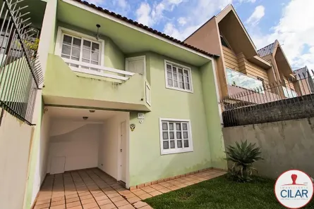 Sobrado com 3 Quartos para alugar, 79m² no Capão Raso, Curitiba