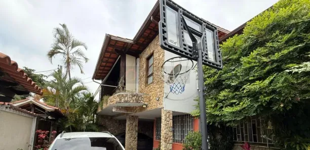 Casa à venda, 415m² no Piratininga, Niterói