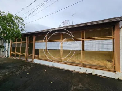 Casa com 2 Quartos para alugar, 10m² no Centro, Marília