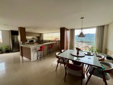 Casa com 3 Quartos à venda, 290m² no Bom Jardim, Nova Lima