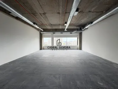 Sala Comercial para alugar, 94m² no Parque Industrial Tomas Edson, São Paulo
