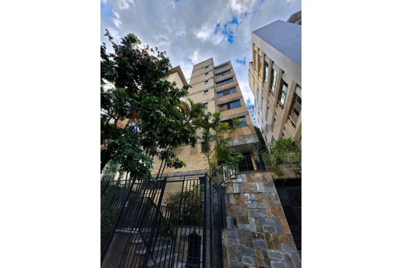 Apartamento com 4 quartos — Santo Antônio, Belo Horizonte