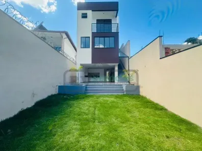 Sobrado com 3 Quartos à venda, 240m² no Novo Horizonte, Juiz de Fora